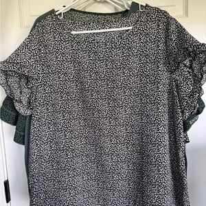 Women's Black and White Patterned Top